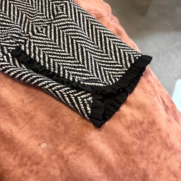 Chico’s Chevron Blazer with Black Trim SZ1 - Picture 5 of 9